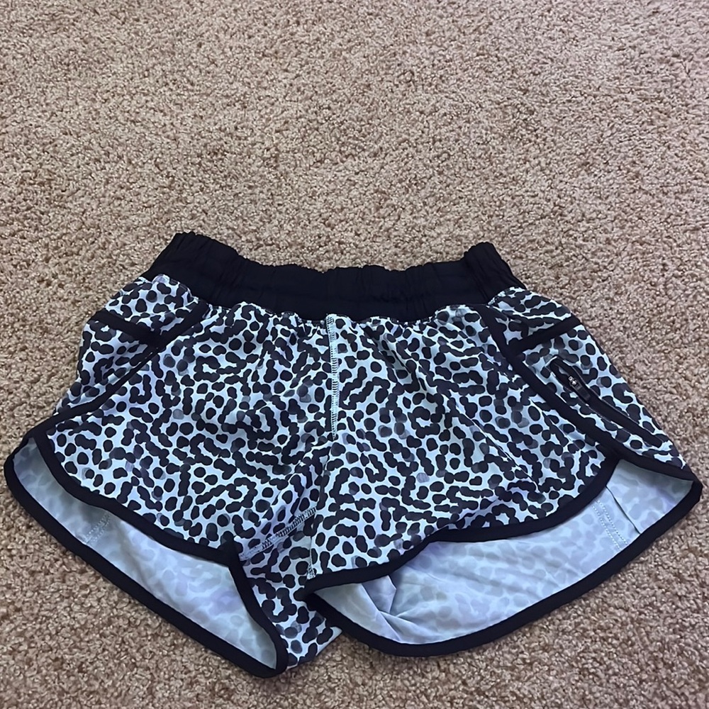 Lululemon mint green and black shorts size 6.